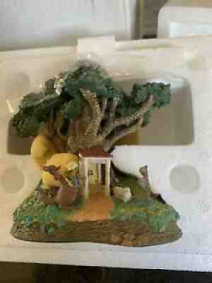 Danbury Mint Kanga & Rooâ??s House Figurine Disneyâ??s Winnie the Pooh Collectible