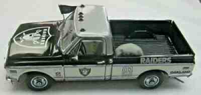 Danbury Mint 1972 Chevrolet Chevy Fan Pick Up NFL Oakland Raiders Die Cast 1:24