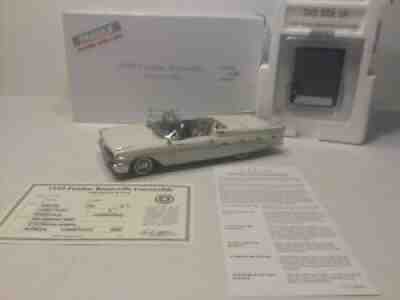 DANBURY MINT 1959 PONTIAC BONNEVILLE CONVERTIBLE, IVORY 1/24, RARE, COT, NMIB