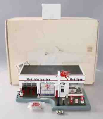 Danbury Mint 1990 1:43 Scale Mobile Gas Station with Clock LN/Box