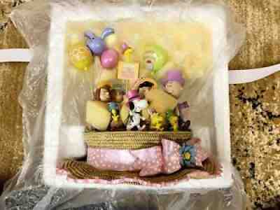 PEANUTS DANBURY MINT HOPPING INTO SPRING EASTER SCULPTURE