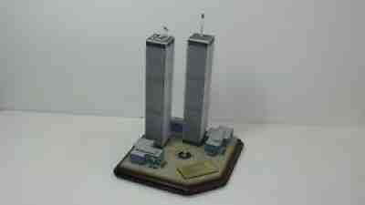 TWIN TOWERS DANBURY MINT COMMEMORATIVE SCULPTURE - MINT IN BOX