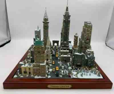 Rare Danbury Mint Christmas in New York Cityscape Diorama Hand Painted COA