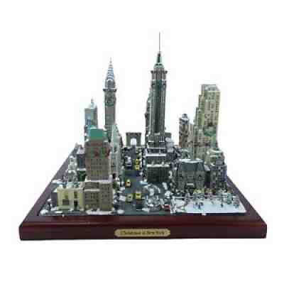 DANBURY MINT CHRISTMAS IN NEW YORK DIORAMA RARE!! COMPLETE!!