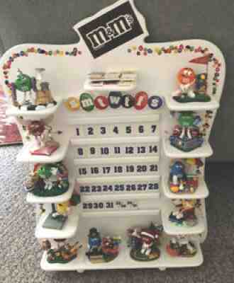 Danbury Mint M&M Perpetual Wooden Calendar Rare m&mâ??s 12 Monthly Figurines Tiles