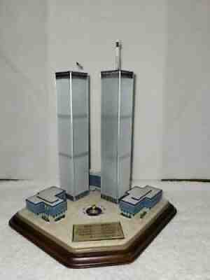 TWIN TOWERS DANBURY MINT COMMEMORATIVE SCULPTURE EXCELLENT CONDITION NO FLAWS!