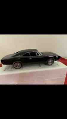 Danbury Mint 1:24 1968  ??Bullitt ? Dodge Charger. (Car & foam casing only)