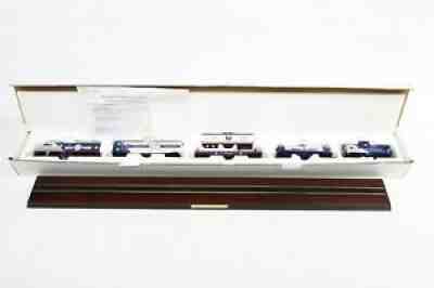 DANBURY MINT NEW YORK YANKEES EXPRESS TRAIN 6 CAR SET WITH DISPLAY TRACK
