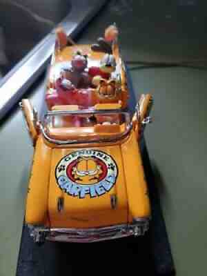 Garfield Parade Car Danbury Mint Yellow 1967 Chevrolet Die Cast Fun Great Look