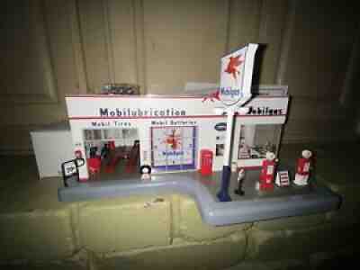 Danbury Mint MOBIL GAS STATION LIGHT UP CLOCK diorama service station 1:48 Scale