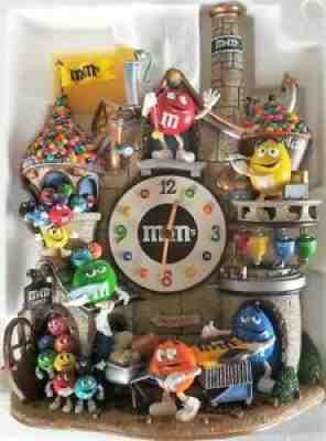 NEW M&M Bed & Breakfast Clock by Danbury Mint