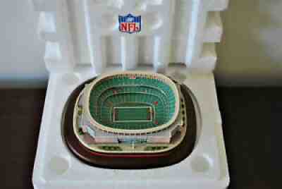 Danbury Mint Georgia Dome Replica Stadium - Atlanta Falcons - MIB