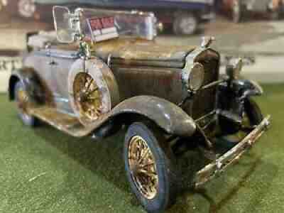 Barn Find Cars - Model Art: 1/24 1931 Ford Model A - Danbury MInt - Rusted