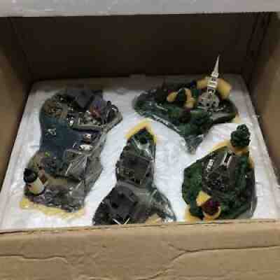 THE DANBURY MINT FISHERMAN ??S COVE TOWN VILLAGE HOUSE FIGURINES JL