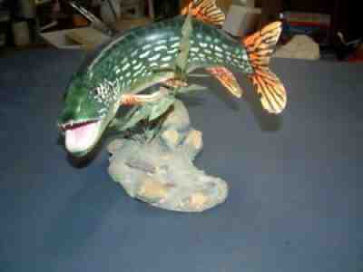 Vintage Great Northern Pike Sculpture By George Kruth Danbury Mint 8 1/2X7X6