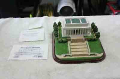 The Danbury Mint Lincoln Memorial US Sculpture Statue Replica Model