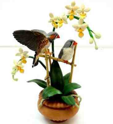 Danbury Mint COZY COUPLE Parakeet ? Lovebirds Bird Sculpture by Bob Guge
