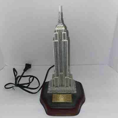 RARE LED DANBURY MINT EMPIRE STATE BUILDING REPLICA LIGHTED RED/WHITE/BLUE
