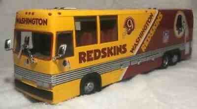 Danbury Mint WASHINGTON REDSKINS TEAM BUS Mint Condition Original Packaging