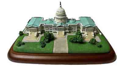 Brand New "The US Capitol" Sculpture by Danbury Mint 1990 Includes Wooden Stand