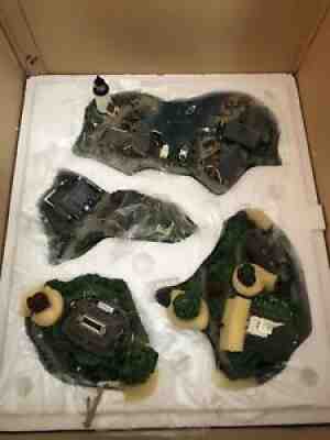 THE DANBURY MINT FISHERMAN'S COVE BY COLIN GOUGH FOUR PIECE FISHING VILLAGE NEW