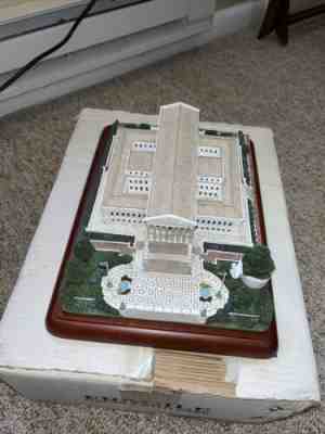DANBURY MINT Supreme Court Great Buildings US Capital Replica Sculpture