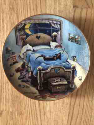 DANBURY MINT GARY PATTERSON DACHSHUND 'BED HOG' COLLECTORS PLATE NO B4327