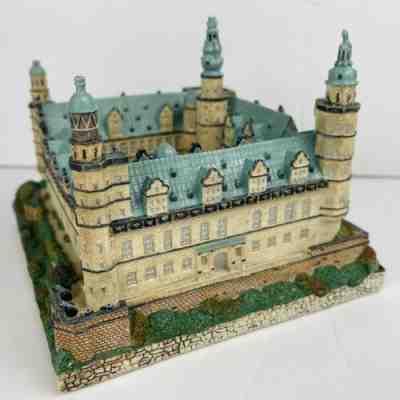 The Danbury Mint Enchanted Castles of Europe Kronborg, Elsinore, Denmark 1994