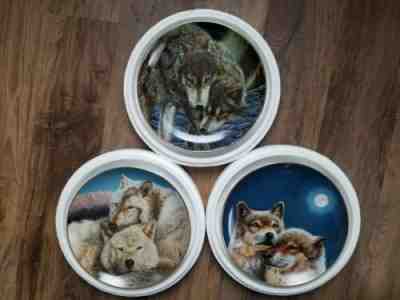 DANBURY MINT PLATES (WOLF) BY ERIC RENK. 1993.