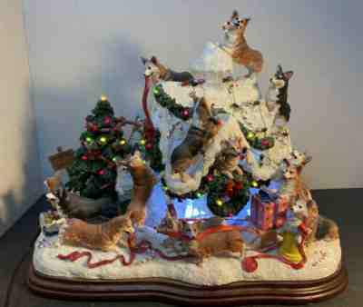 Danbury Mint The Corgi Dog Christmas Doghouse Lights Up Works Figure Holiday