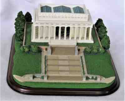 Danbury Mint Lincoln Memorial vintage - This has never been displayedÂ 