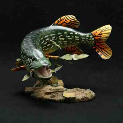 Danbury Mint GREAT NORTHERN PIKE Fish Sculpture By George Kruth