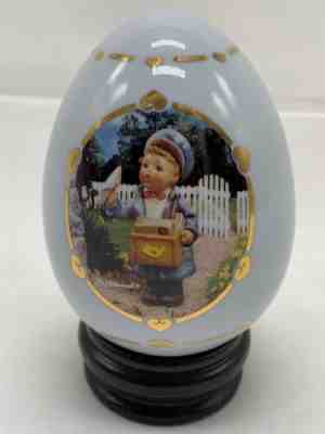DANBURY MINT MJ HUMMEL PORCELAIN EGG nib box The Postman blue gold mail