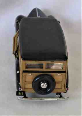 New, Danbury Mint 1:24 Diecast model (never displayed). 1940 Ford Woody