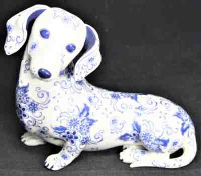 Danbury Mint Elegant Companion Dachshund Dog Blue Delft Style Porcelain Statue 2