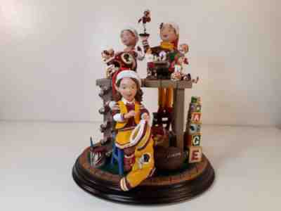 Extremely RARE 2001 The Danbury Mint Redskins NFL Elves 6.5" Statue / Figurine