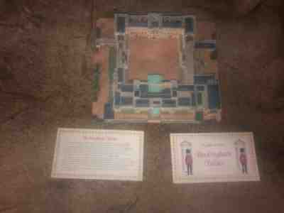 Danbury Mint Buckingham Palace Queen British Monarchy Replica Model Vintage 90s