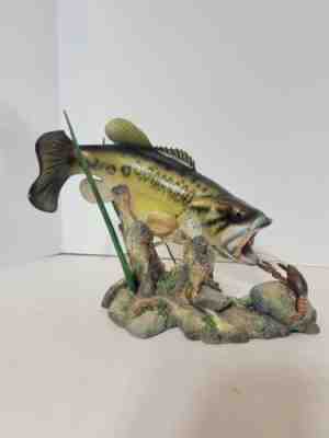 "Sudden Strike" by George Kruth Danbury Mint Sculpture catching a crab