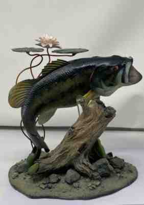 Danbury Mint Backwater Bass Sculpture George Kruth Largemouth Fish Cabin Decor