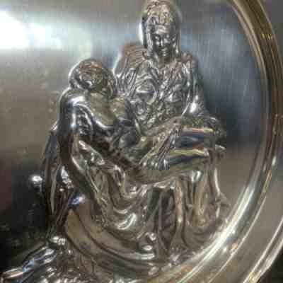 Danbury Mint England Birmingham The Pieta, Jesus and Mary, by Michelangelo 3556