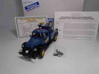 DANBURY MINT 1946 DODGE POWER WAGON WRECKER NICE -- PREOWNED -- COMPLETE- 1:24