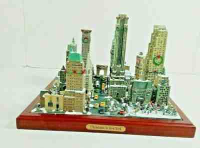 Rare Danbury Mint Christmas In New York Cityscape Diorama Detailed Miniature