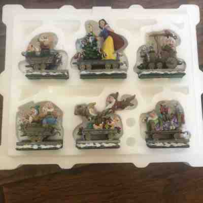 Danbury Mint Disney Snow White and the Seven Dwarfs Christmas Train