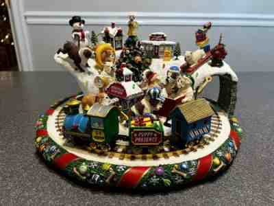 Danbury Mint â??The Bulldog Christmas Wonderland ? Light-Up Train Display