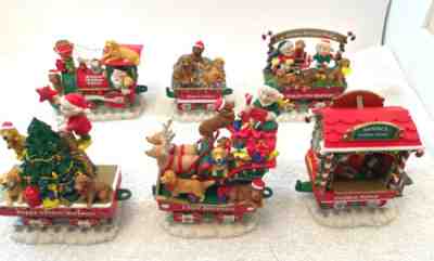 Danbury Mint Golden Retriever Dog Christmas Express Santa Train Figurine Decor