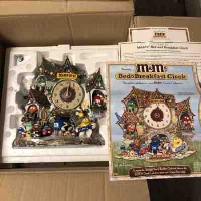 M&M's Bed and Breakfast Clock Danbury Mint New in Box 2005 Rare Find with Papers