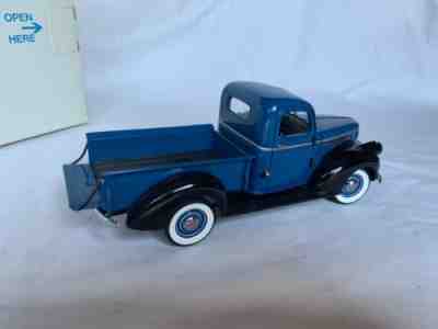 Danbury Mint 1941 Chevrolet Pickup Truck, 1:24 Scale Diecast Truck Model
