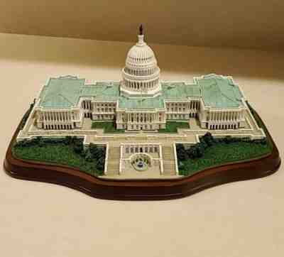 RARE Danbury Mint US Capitol Building Washington DC Sculpture w/ Flags & Steeple