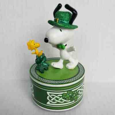 Lot of 11 2012 Danbury Mint Peanuts Snoopy Woodstock Various Holiday Music Boxes