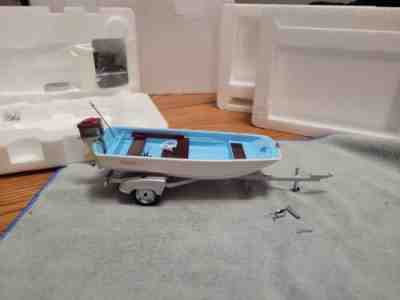 Danbury Mint 1958 Boston Whaler Boat Acrylic Case !!!READ!!!